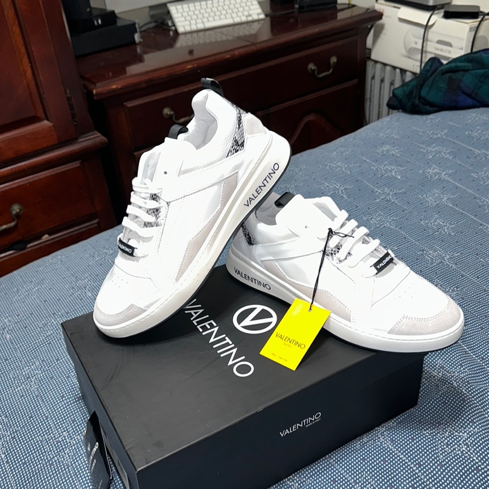 VALENTINO